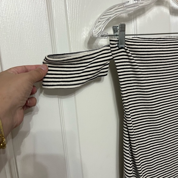 NWT Urban Outfitters Spencer Off-The-Shoulder size medium Midi Dress Striped - Picture 7 of 9